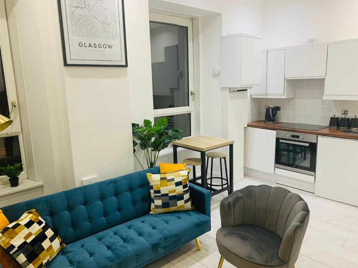 Cheerful 2 Bedroom Homely Apartment, Sleeps 4 Guest Comfy, 1X Double Bed, 2X Single Beds, Parking, Free Wifi, Suitable For Business, Leisure Guest,Glasgow, Glasgow West End, Near City Centre Kültér fotó