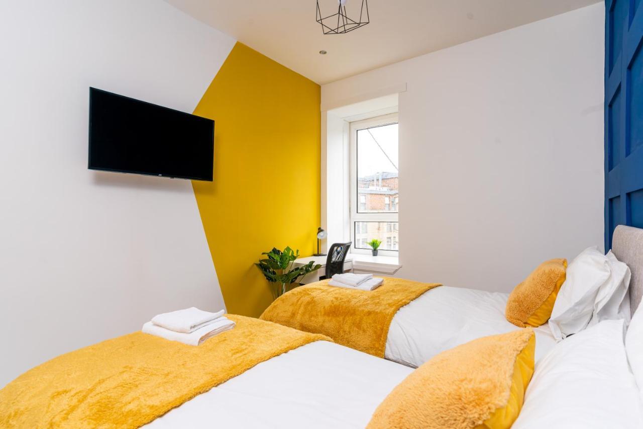 Cheerful 2 Bedroom Homely Apartment, Sleeps 4 Guest Comfy, 1X Double Bed, 2X Single Beds, Parking, Free Wifi, Suitable For Business, Leisure Guest,Glasgow, Glasgow West End, Near City Centre Kültér fotó